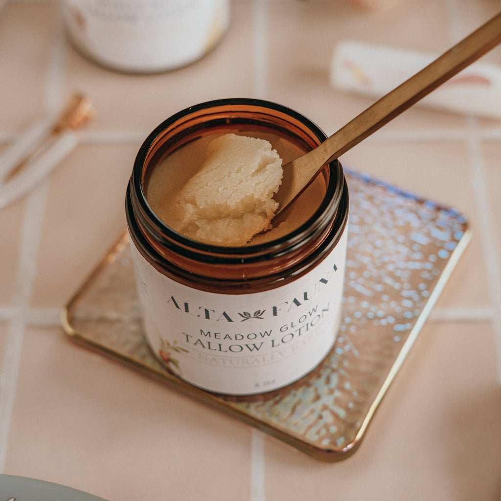 Alta Fauna tallow cream texture close‑up, smooth and fast‑absorbing moisturizer